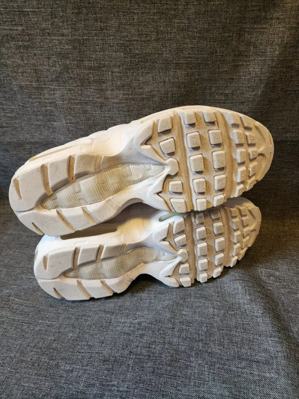 Youth Size 7 Nike CJ3906-100 Air Max 95 Recraft Triple White Sneakers